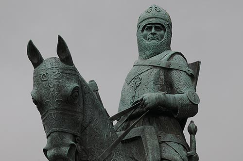 Die Statue von Robert the Bruce bei Bannockburn erinnert an eine große Niederlage in der Geschichte von England.