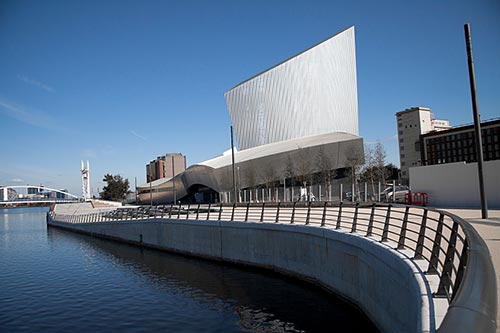 Das Imperial War Museum in Salford ist das beste Beispiel für moderne Architektur in Manchester.